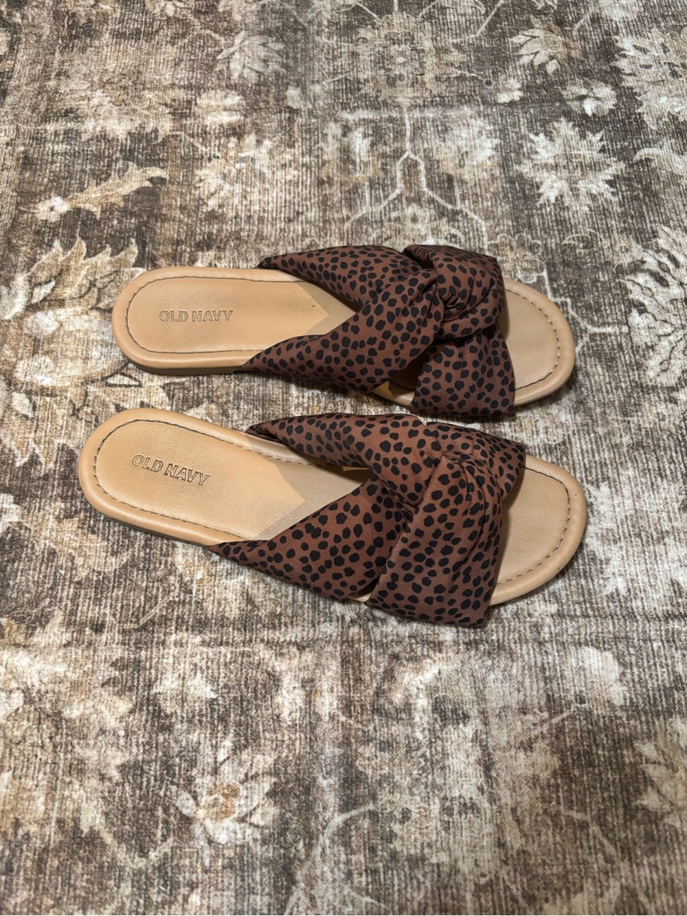 Old Navy Brown Leopard Knot Slide Sandals